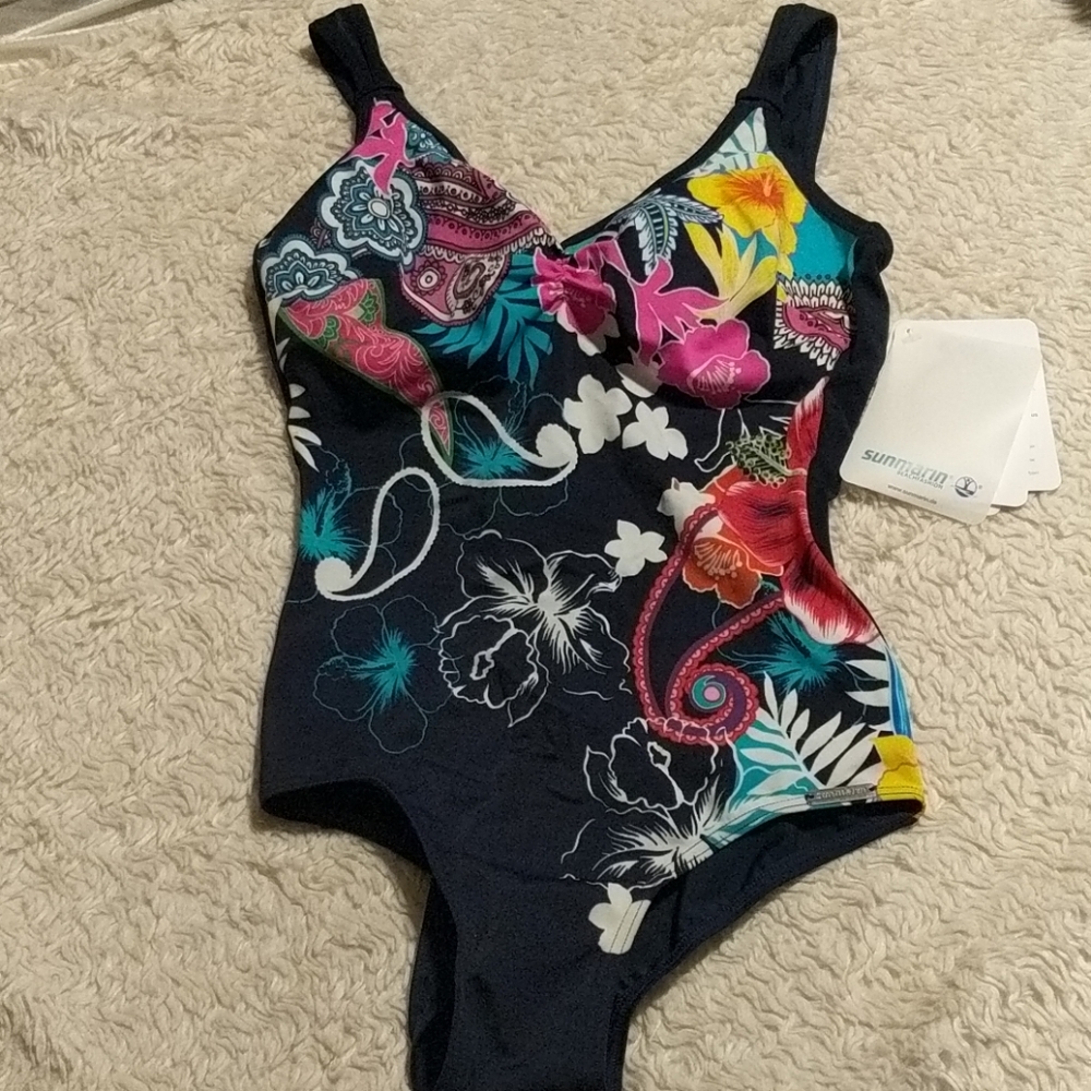 *NWT* Sunmarin bathing suit Sz 8, C Cup Navy